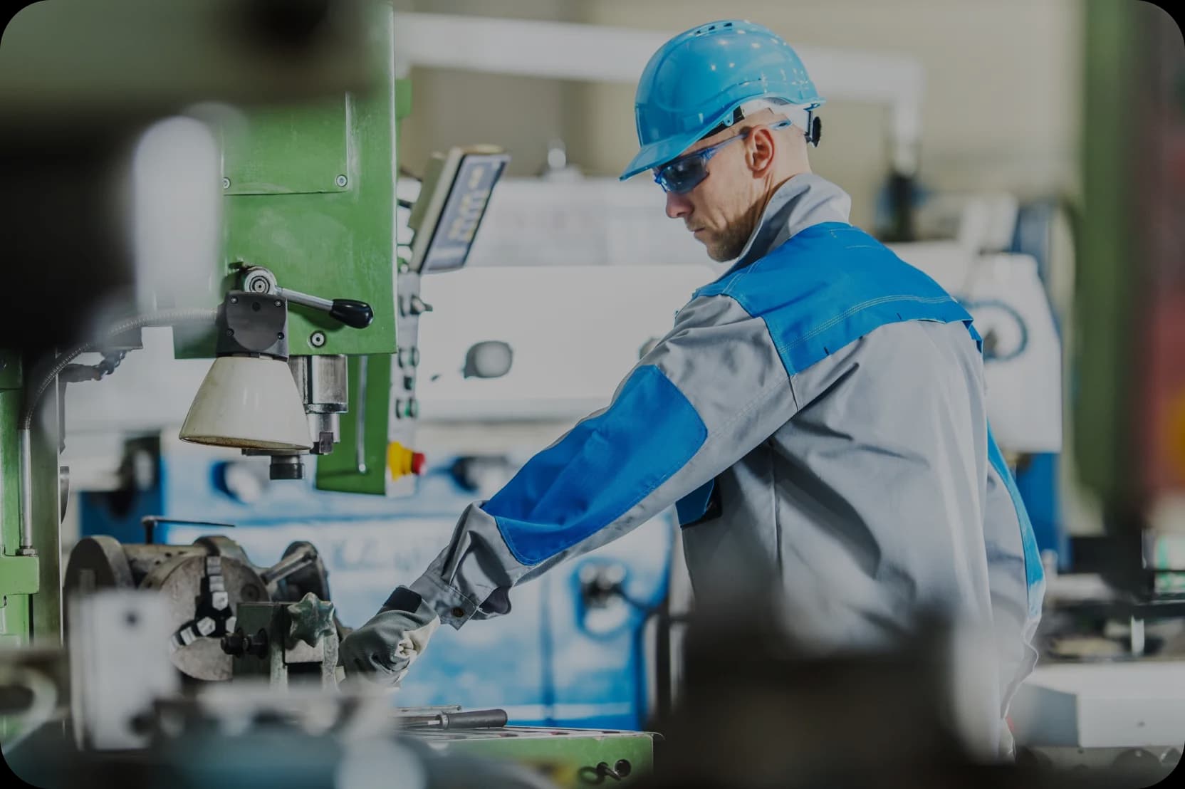 พนักงานในไลน์การผลิต